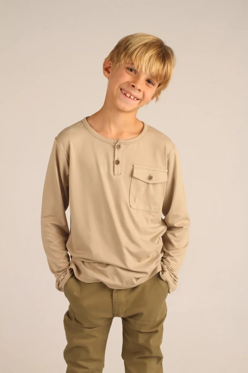 REMERA SNICKERS BEIGE
